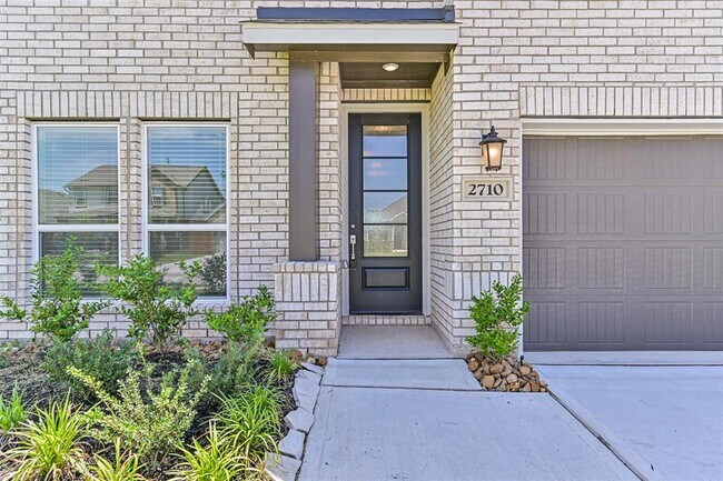2710 Meridian Spgs Dr in La Marque, TX - Building Photo - Building Photo