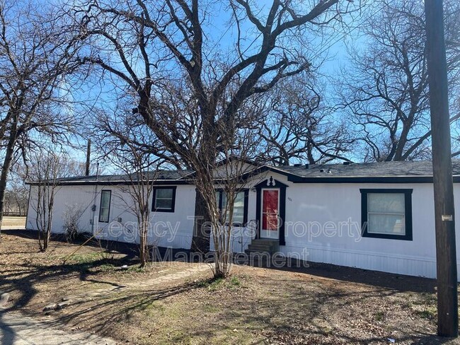 property at 404 E Westhill Dr