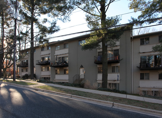 London Terrace in Silver Spring, MD - Building Photo - Building Photo