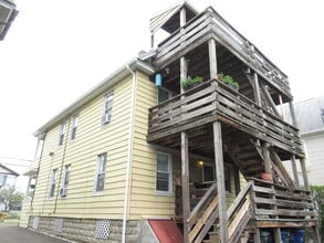 787 Brewster St in Bridgeport, CT - Building Photo - Building Photo