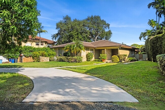 1175 NE 102nd St in Miami Shores, FL - Building Photo - Building Photo