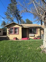 2220 El Reno Ln in Redding, CA - Building Photo