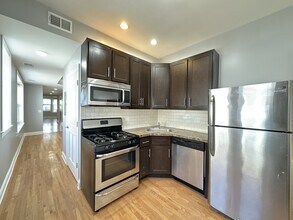 4452 N Sheridan Rd, Unit M08H in Chicago, IL - Foto de edificio - Building Photo
