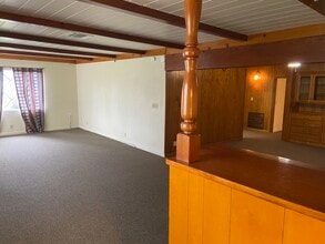 825 Mathew St in Porterville, CA - Foto de edificio - Building Photo