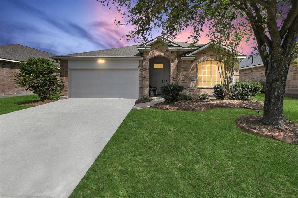 1922 Makenna Ln in Houston, TX - Building Photo