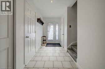 394 Churchill Ct in Waterloo, ON - Building Photo - Building Photo