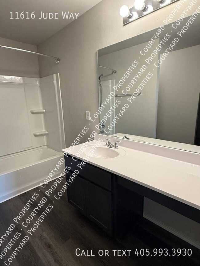 11616 Jude Way in Yukon, OK - Building Photo - Building Photo