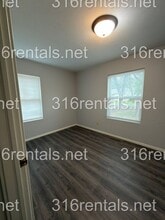 231 E Larry St in Augusta, KS - Building Photo - Building Photo