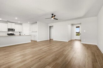 3202 Bolt Rope Dr in Santa Fe, TX - Building Photo - Building Photo