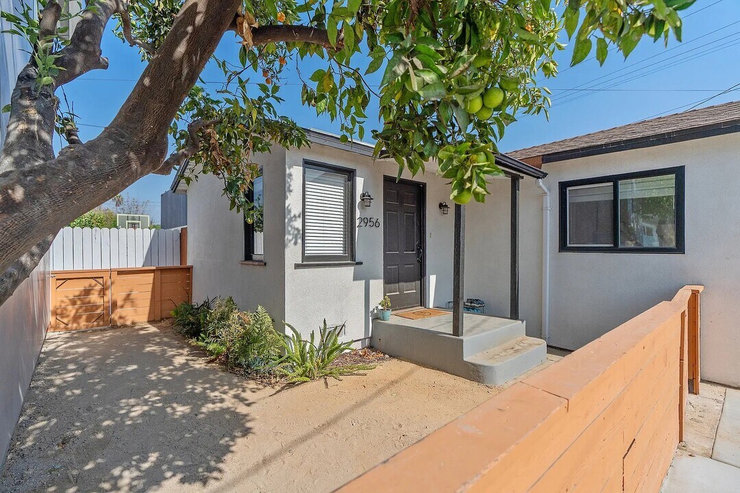 2956 Finch St in Los Angeles, CA - Building Photo