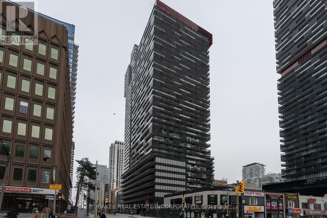 15-3415 Roehampton Ave in Toronto, ON - Building Photo - Building Photo