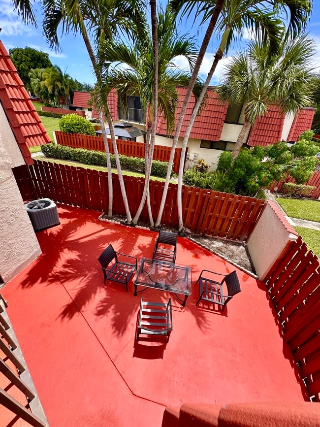 3871 Victoria Dr in West Palm Beach, FL - Building Photo - Building Photo