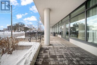 128 Fairview Mall Dr in Toronto, ON - Building Photo - Building Photo