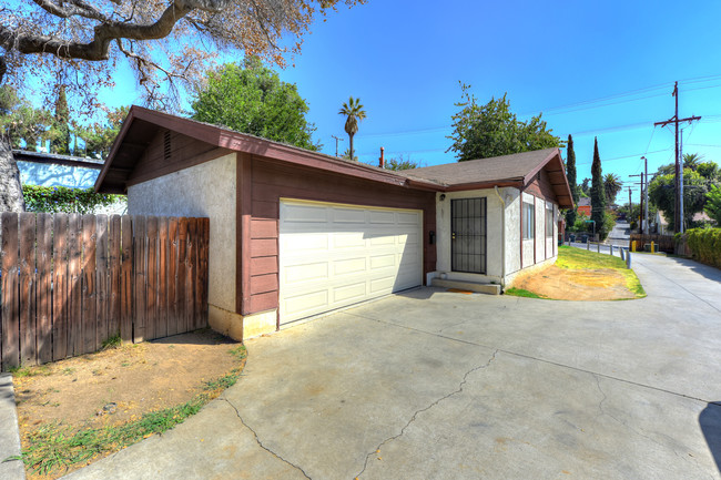 1385 N Marengo Ave in Pasadena, CA - Building Photo - Building Photo