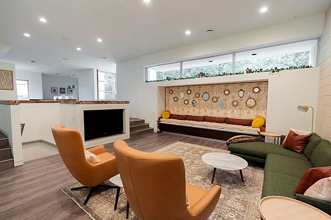 4904 S Shepherd Dr in Houston, TX - Building Photo