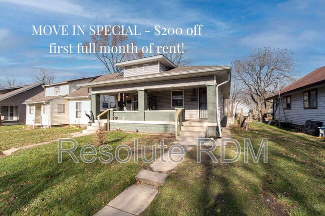 property at 2916 Meredith Ave