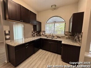 10206 Barron Fld Dr in San Antonio, TX - Building Photo - Building Photo
