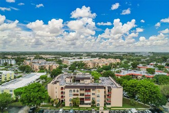 10661 SW 108th Ave in Miami, FL - Building Photo - Building Photo