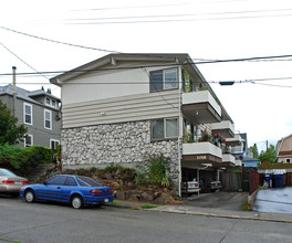 Delta Apartments in Seattle, WA - Building Photo - Building Photo