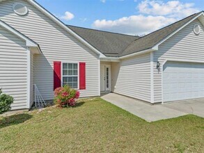 176 Whispering Oaks Dr in Longs, SC - Foto de edificio - Building Photo