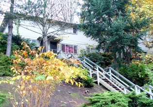 Pearlwood Townhome in Oregon City, OR - Building Photo - Building Photo