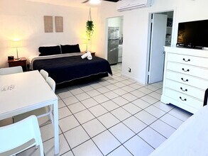 322 Oregon St in Hollywood, FL - Building Photo - Building Photo