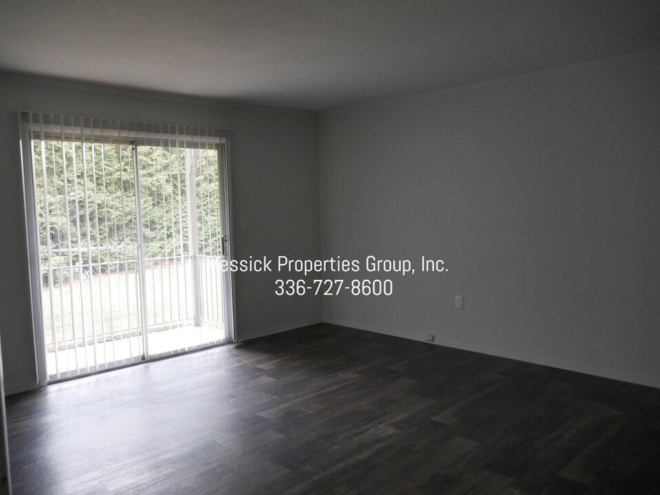 2250 Sunderland Rd in Winston-Salem, NC - Building Photo