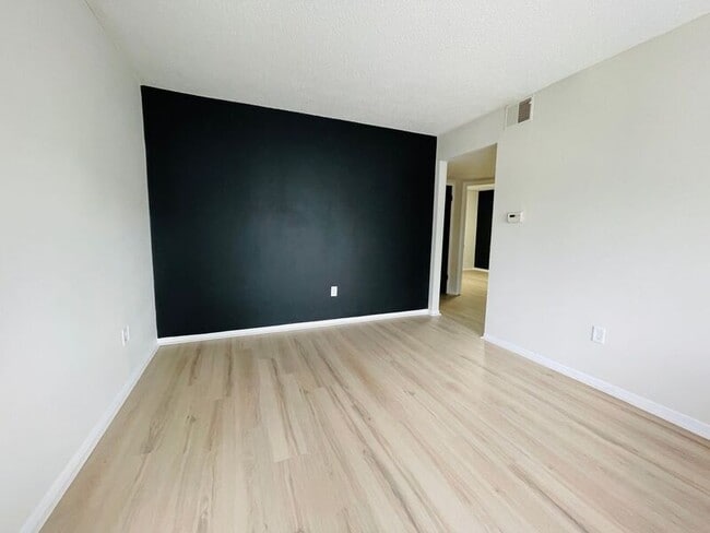 1406 Magnolia W in Excelsior Springs, MO - Building Photo - Building Photo