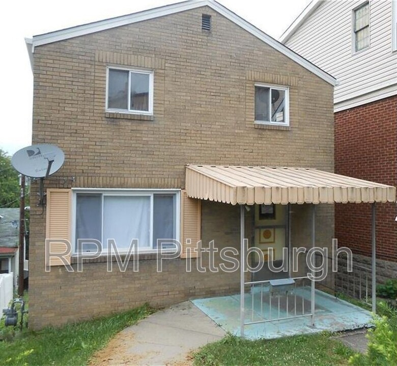 517 Triana St in Pittsburgh, PA - Building Photo