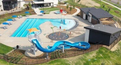 26891 E Byers Ave in Aurora, CO - Building Photo - Building Photo