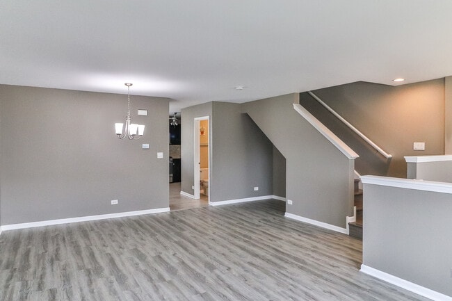 1125 Alta Vista Dr in Pingree Grove, IL - Building Photo - Building Photo