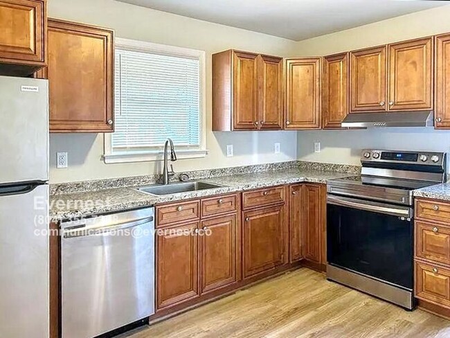property at 15815 Meridian Ave