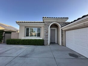 13 Vista Mirage Way in Rancho Mirage, CA - Building Photo - Building Photo