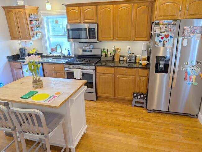 5 Florence Ter in Somerville, MA - Building Photo - Building Photo