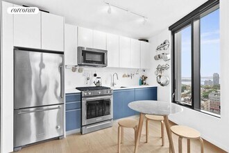 415 Red Hook Ln in Brooklyn, NY - Building Photo - Building Photo
