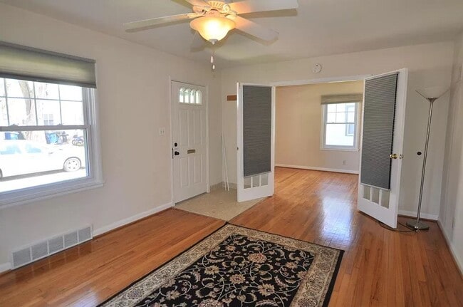 906 Sylvan Ave in Ann Arbor, MI - Building Photo - Building Photo