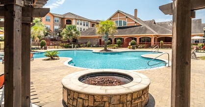 The Fountains of Conroe Apartment Homes in Conroe, TX - Foto de edificio - Building Photo