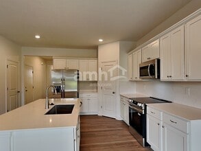 9202 Henley Ave in Reynoldsburg, OH - Foto de edificio - Building Photo