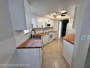 3480 Plaza Ave in Spring Hill, FL - Building Photo - Building Photo