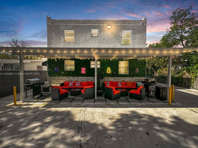 168 NW 32nd St in Miami, FL - Building Photo - Building Photo