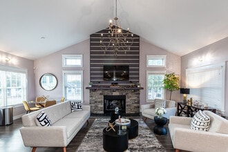 Welcome to Windshire Terrace! in Middletown, CT - Building Photo - Building Photo