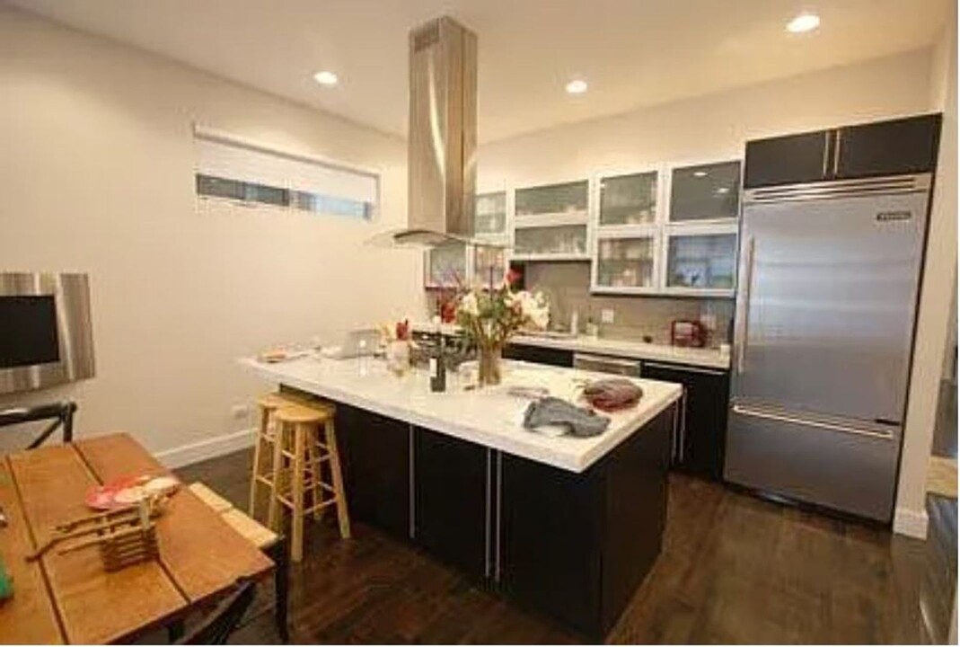 2738 N Southport Ave in Chicago, IL - Building Photo