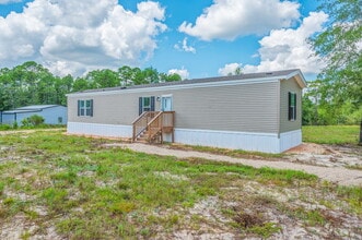 126 Pansy Ln in Defuniak Springs, FL - Building Photo - Building Photo