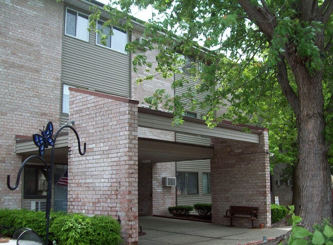 Willow Heights in Decatur, IL - Foto de edificio - Building Photo