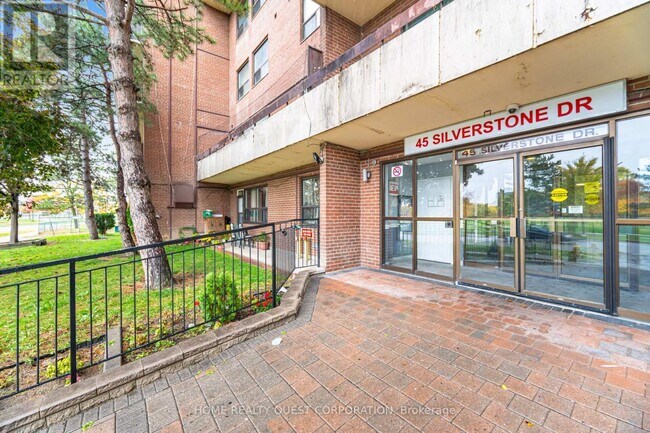 45 Silverstone Dr in Toronto, ON - Building Photo - Building Photo