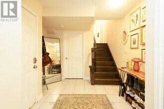 75 Bond Head Ct in Milton, ON - Building Photo - Building Photo