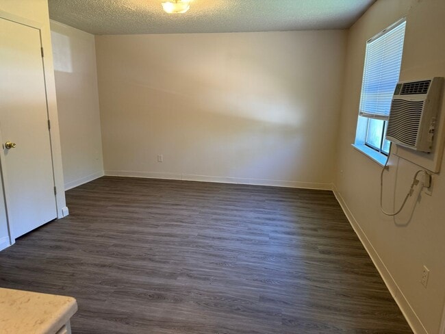 102 NW K St in Bentonville, AR - Building Photo - Building Photo