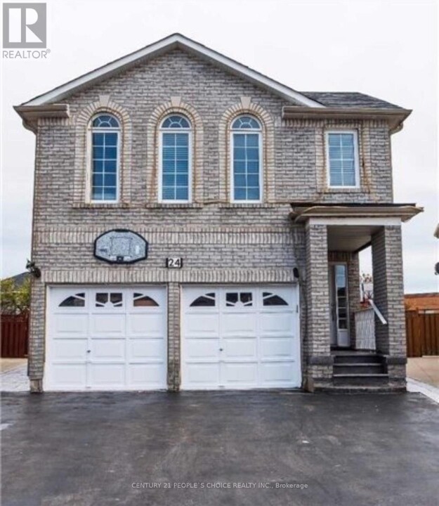 24 Skranda Hill in Brampton, ON - Building Photo