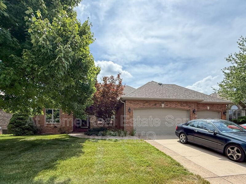 3316 S Hillsboro Ave in Springfield, MO - Building Photo
