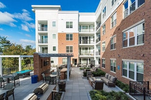 Liberty Bay Club in Bayonne, NJ - Building Photo